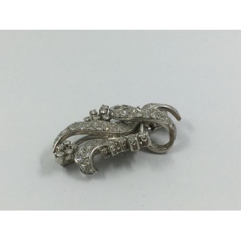 Broche en oro blanco cuajado de brillantes. 2