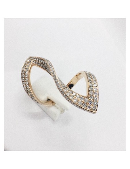 Anillo de oro rosa y brillantes
