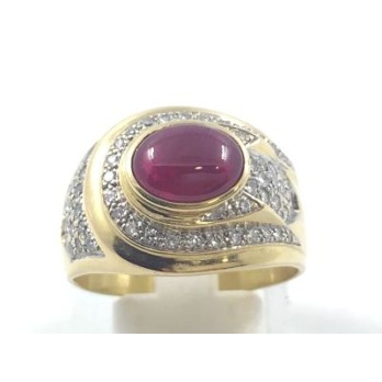 Anillo de oro, brillantes y granate central