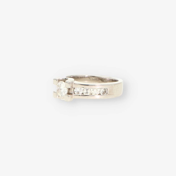 Anillo oro blanco y bri aprox. 0.40 Qt