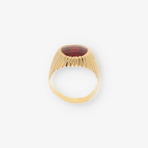 Anillo oro y piedra roja