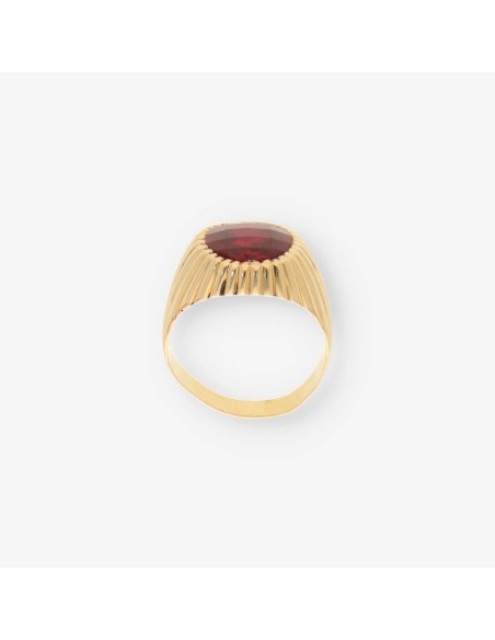 Anillo oro y piedra roja