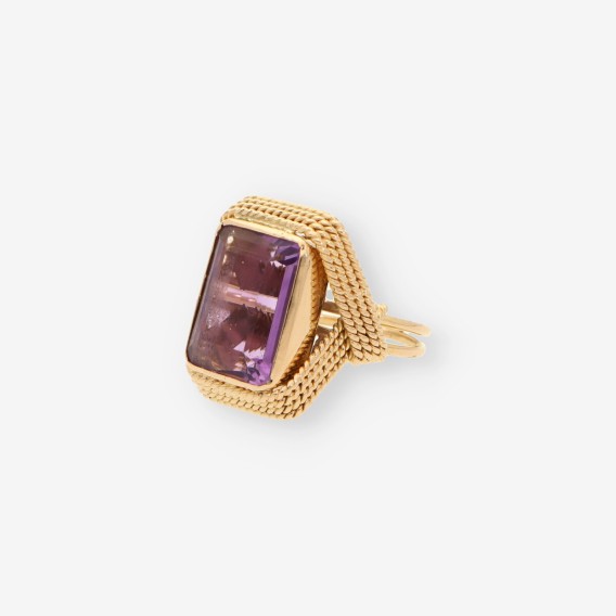 Anillo oro y piedra lila