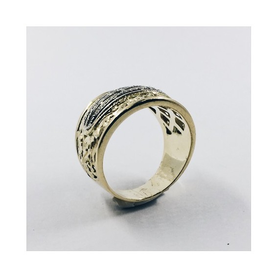 Anillo de oro y diamantes