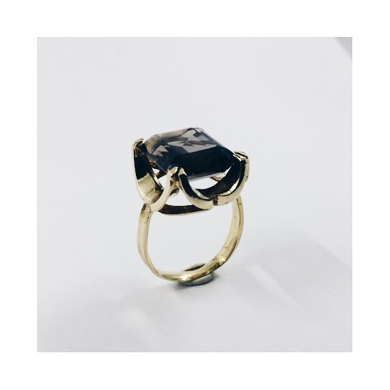 Anillo de oro con cuarzo marrÃ³n