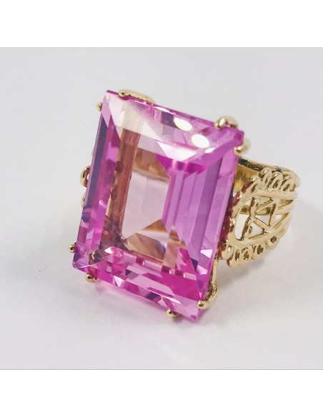 Anillo en oro 18kt  con piedra tipo rosa de Francia