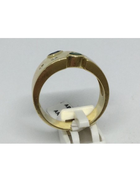 Sortija ancha de oro con brillantes, zafiro y esmeralda