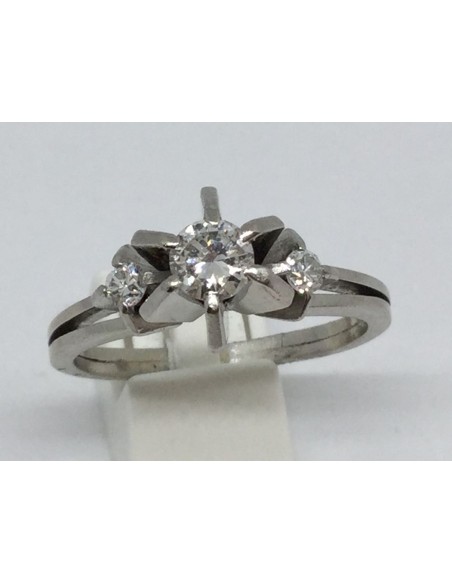 Sortija solitario en oro blanco y brillantes