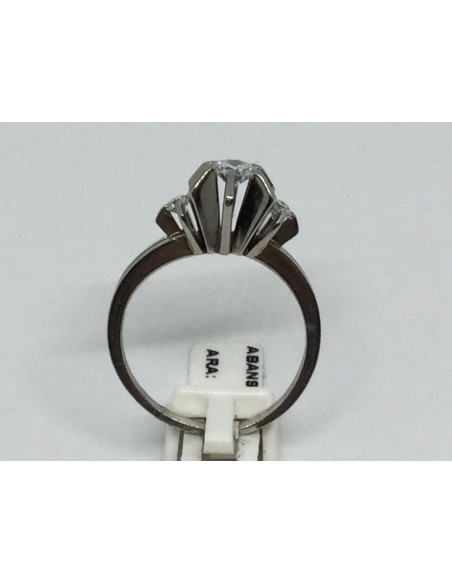 Sortija solitario en oro blanco y brillantes
