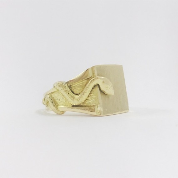 Anillo sello en oro 18kt con serpiente