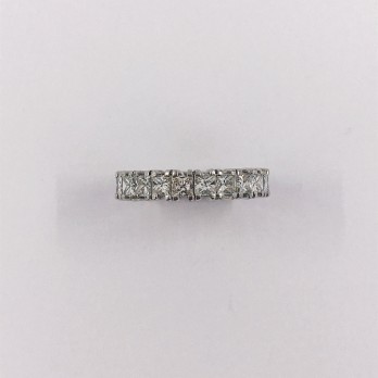 Anillo alianza en oro blanco entera de diamantes talla princesa