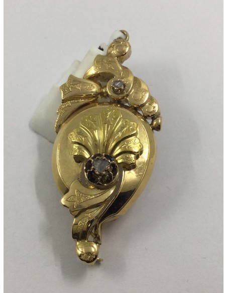 Broche de oro con diamantes