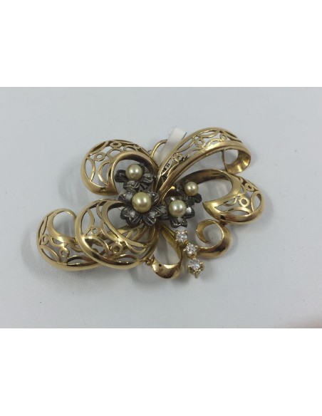 Colgante en oro, diamantes y perlas