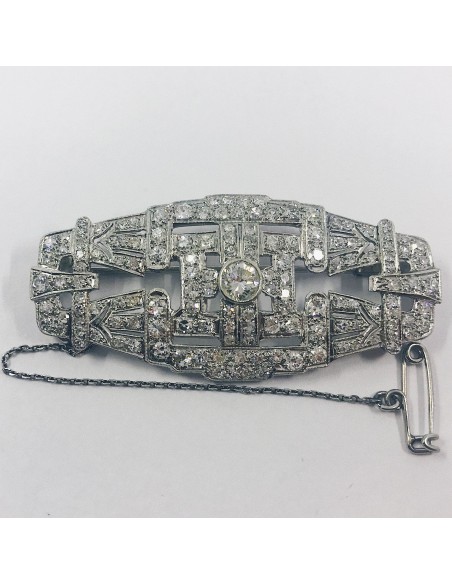 Broche de platino con brillantes.