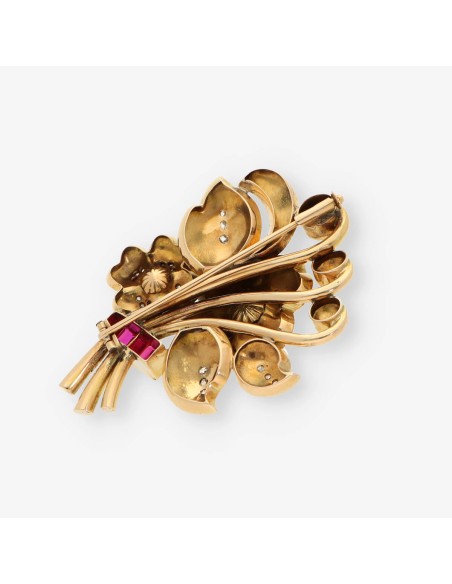 Broche tipo chevalier oro y diamantes