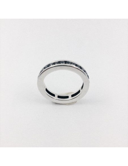 Anillo alianza de oro blanco y diamantes negros