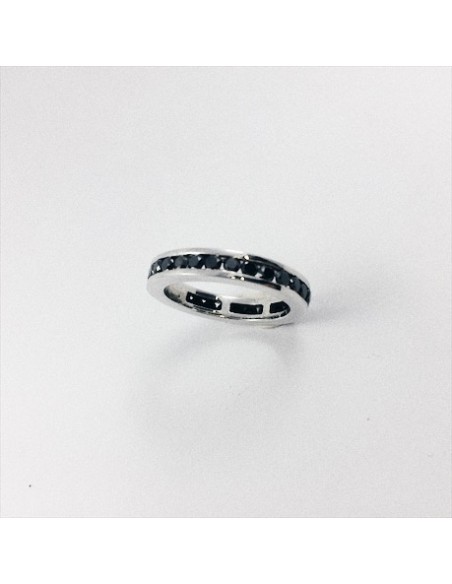 Anillo alianza de oro blanco y diamantes negros