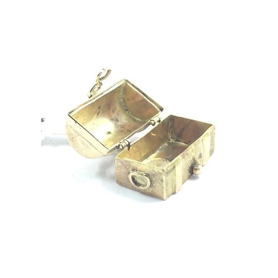 Colgante de oro en forma de baÃºl