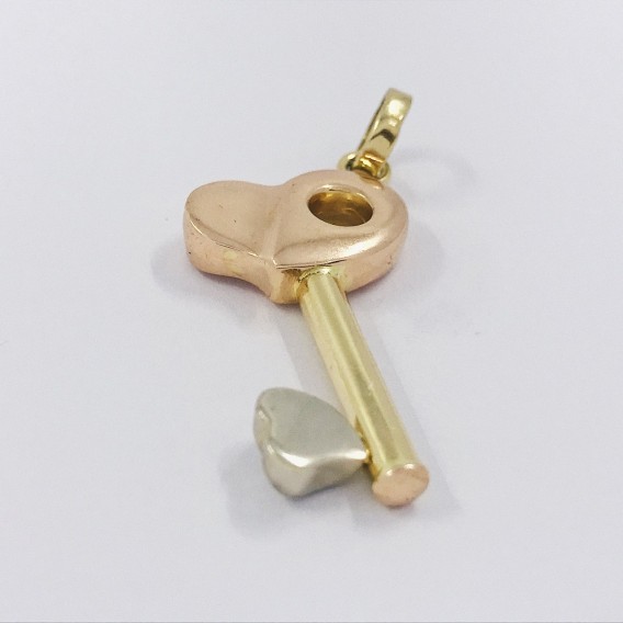 Colgante llave corazÃ³n en oro18kt