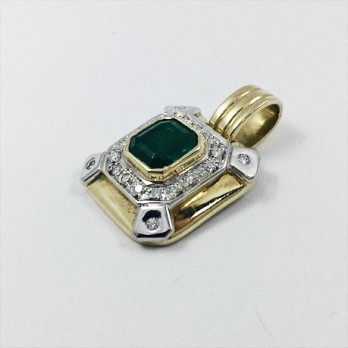 Colgante de oro con brillantes y esmeralda