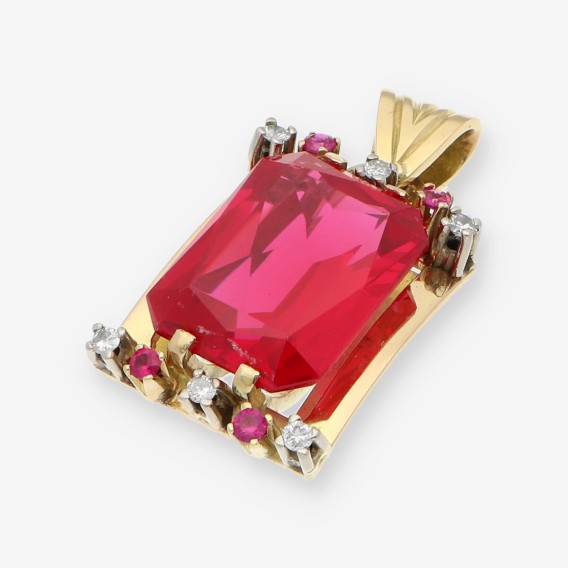 Colgante en oro 18kt con gran piedra roja y brillantes