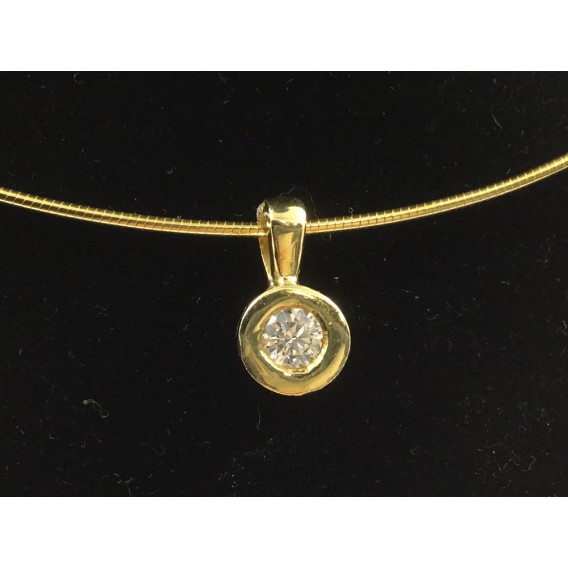 Colgante en oro amarillo y brillante