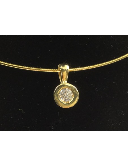 Colgante en oro amarillo y brillante