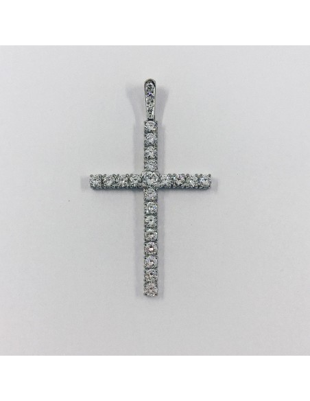Cruz Cristiana en oro blanco con brillantes.