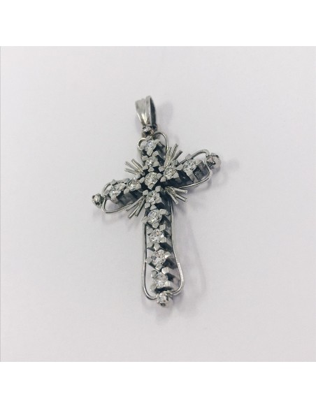 Colgante cruz en oro blanco 18kt. y brillantes.