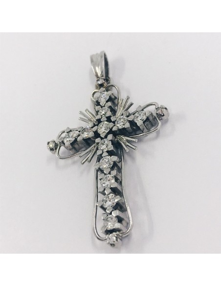 Colgante cruz en oro blanco 18kt. y brillantes.
