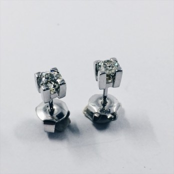 Pendientes dormilonas en oro blanco y brillantes