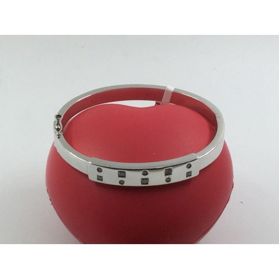 Pulsera esclava en oro blanco y brillantes.