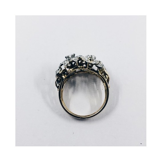 Anillo de oro y diamantes