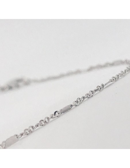 Collar en oro blanco con brillantes.