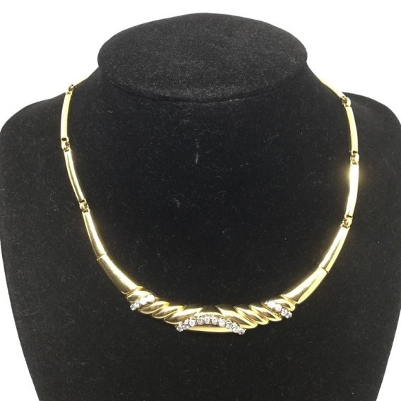 Gargantilla en oro blanco con centro de tres lÃ­neas de brillantes