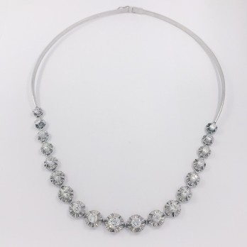 Gargantilla en oro blanco y brillantes