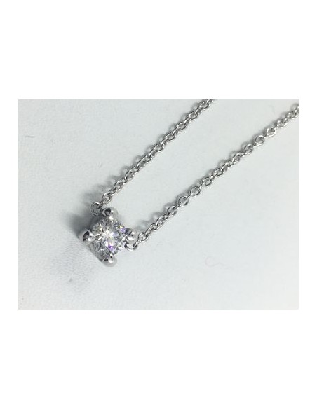 Gargantilla de oro blanco con colgante de diamante