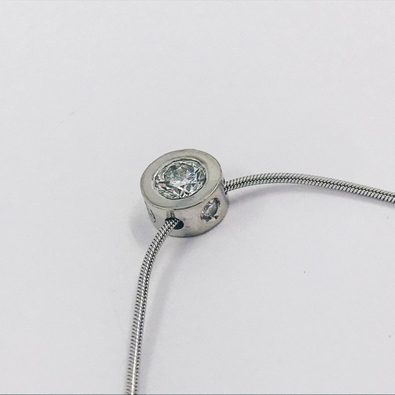 Colgante Vasari de oro blanco y brillantes