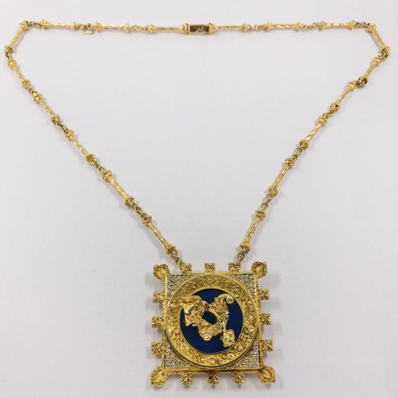 Cadena y colgante Madona de Port Lligat en oro 18kt