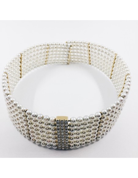Gargantilla de perlas con centro de brillantes