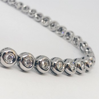 Gargantilla riviere de oro blanco y brillantes. 2