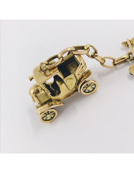 Llavero con forma de coche en oro 18kt