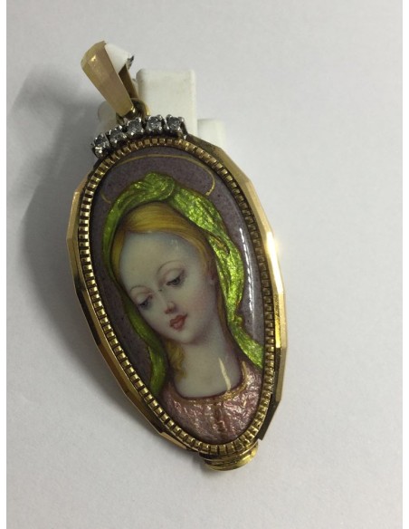 Colgante medalla en oro con esmalte y brillantes