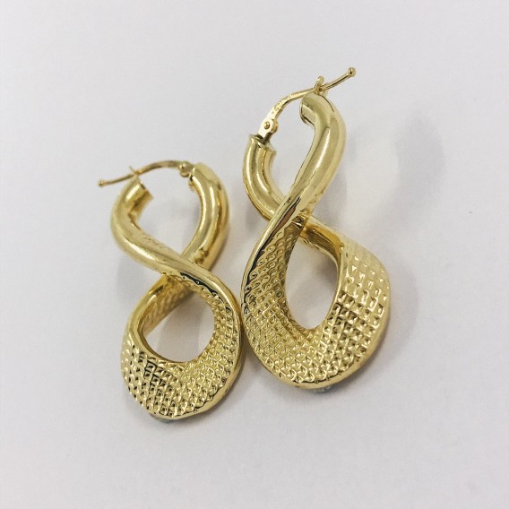 Pendientes con forma de 8 en oro 18kt.