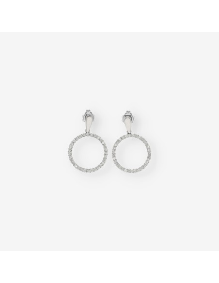 Pendientes de aro en oro blanco.