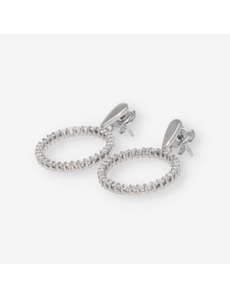 Pendientes de aro en oro blanco.