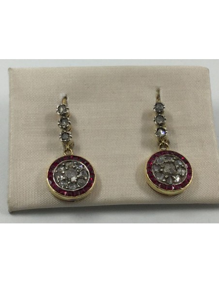 Pendientes en oro, diamantes y simil rubÃ­