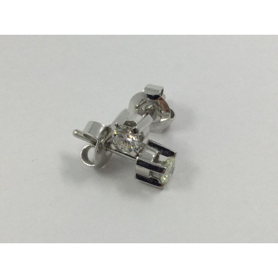 Pendientes dormilonas en oro y brillantes