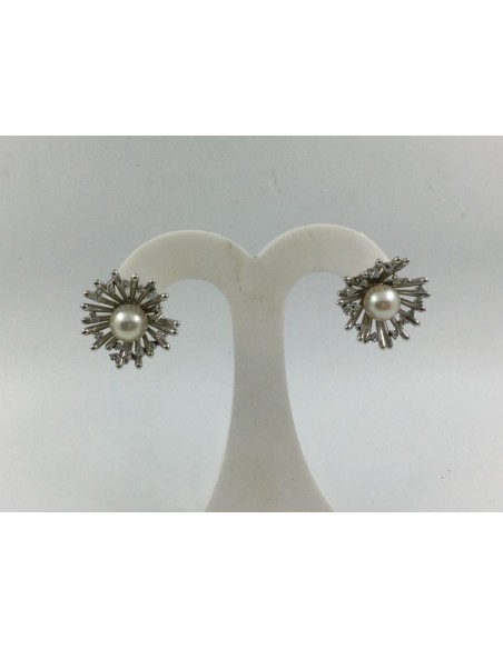 Pendientes en oro blanco con brillantes y perla cultivada