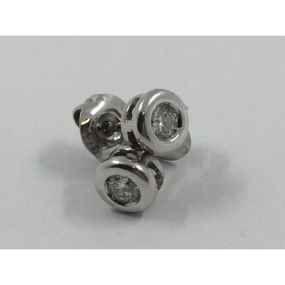 Pendientes dormilonas en oro blanco y brillantes